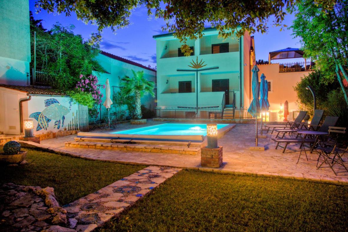 Villa Dolce Vita **** Premantura Exterior foto